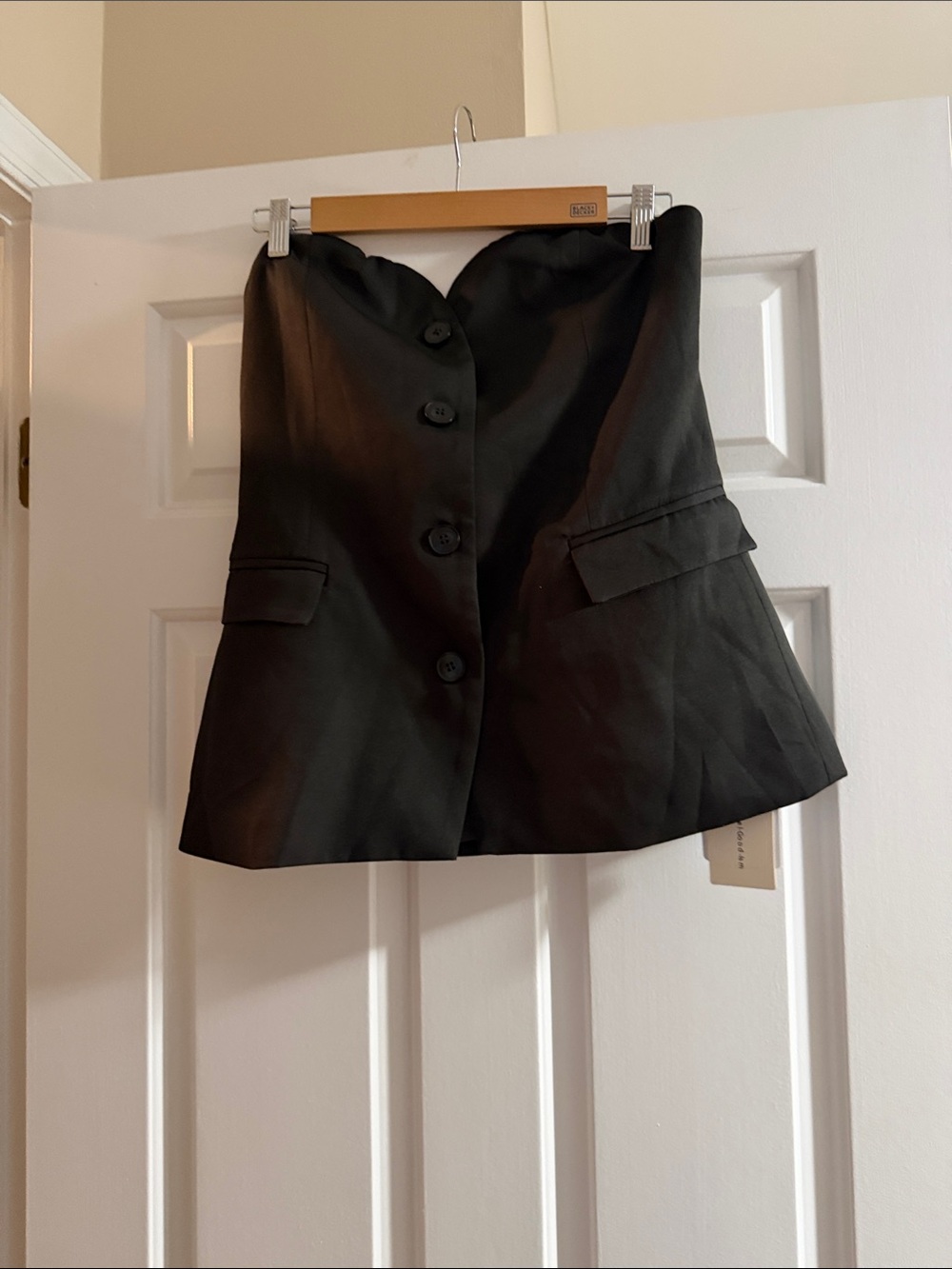 Commense Black Strapless Vest